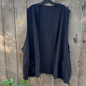 Black Sleeveless Open Front Vest